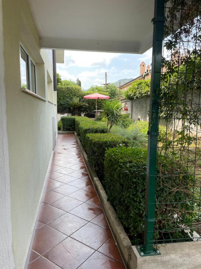Apartment Garden Cattaro Esterno foto