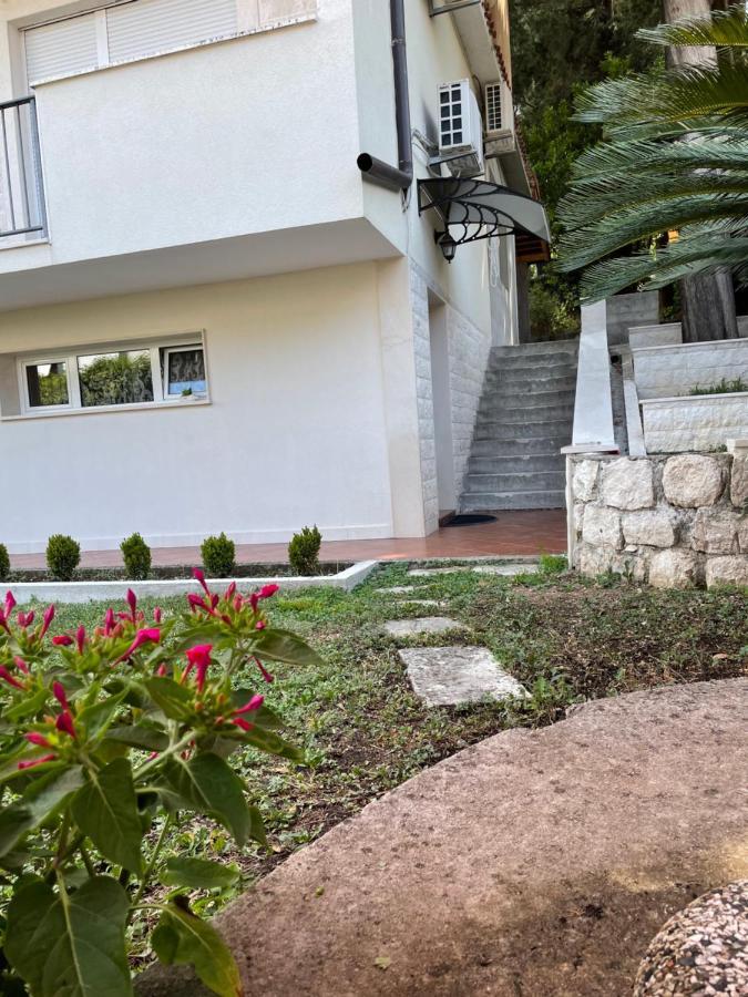 Apartment Garden Cattaro Esterno foto