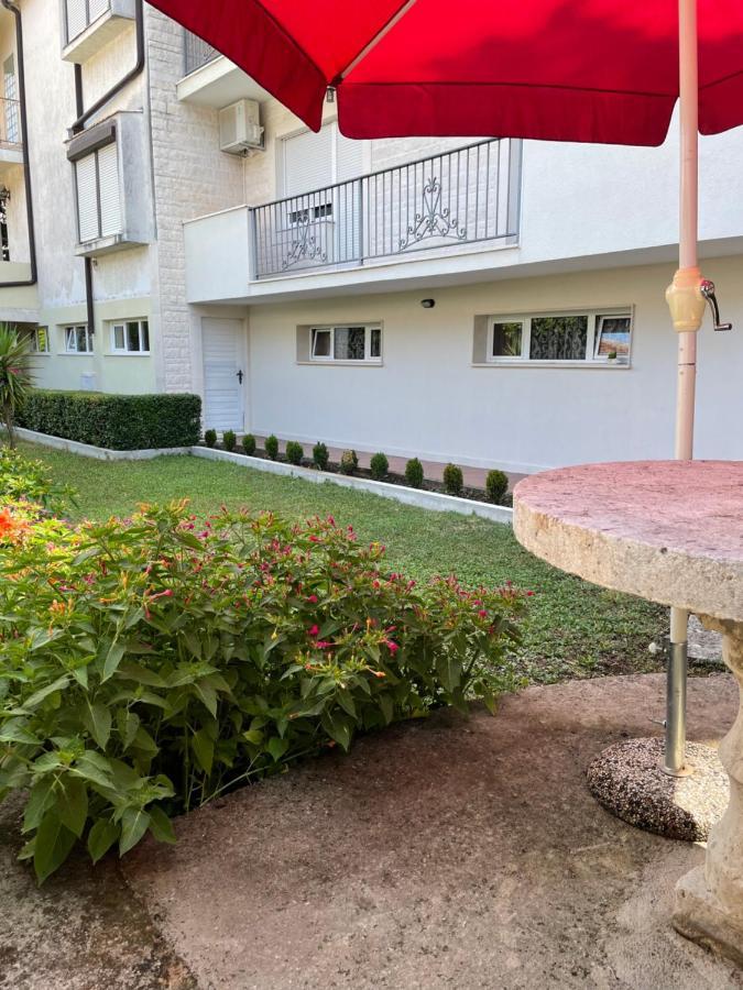 Apartment Garden Cattaro Esterno foto
